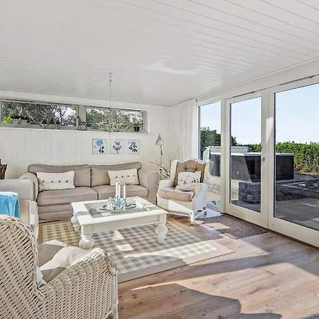 6 Person In Vinderup-by Traum *